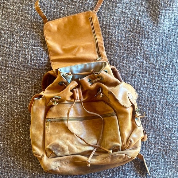 Vintage Leather Rucksack/Backpack - Picture 3 of 10